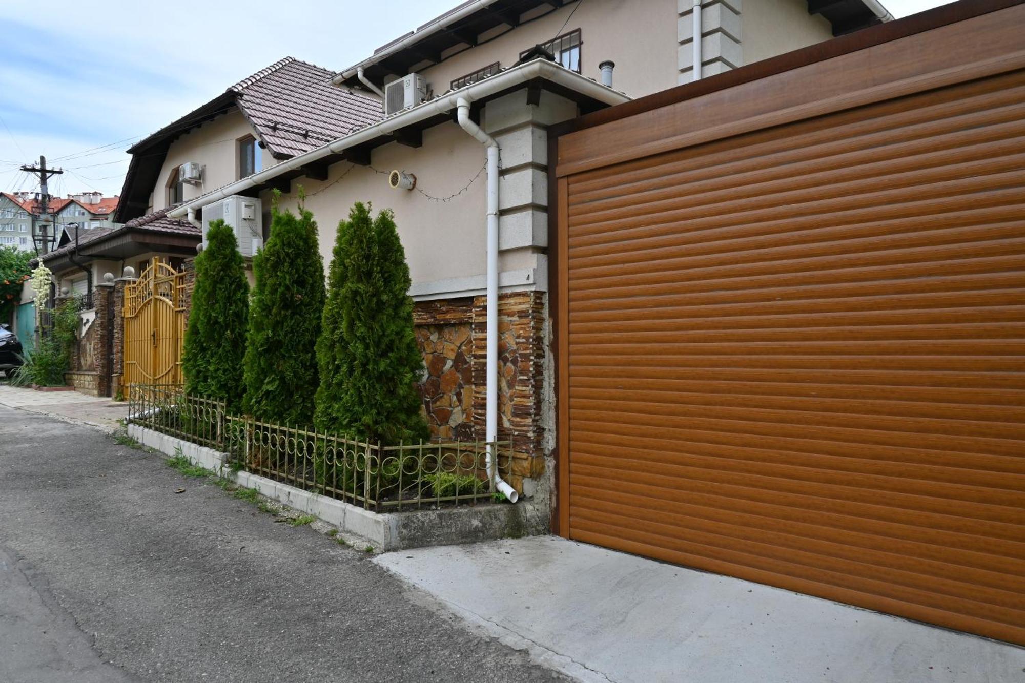 Bright And Cozy Home With Personal Terrace 키시나우 외부 사진